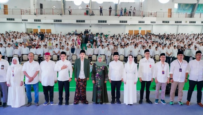 Halalbihalal Khofifah-Emil dengan BUMD, pelaku UMKM, dan Koperasi se-Jatim.