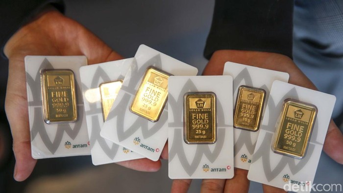 Harga Emas Antam Hari Ini Tertinggi Sepanjang Masa Harga emas keluaran Logam Mulia Antam 24 Karat hari ini, Kamis (10/4/2025) berada di level Rp 1.846.000 per gram. Ini menjadi harga emas termahal sepanjang sejarah.