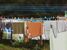 2 Bahan Alami yang Ampuh Hilangkan Bau Apak pada Pakaian, Begini Caranya