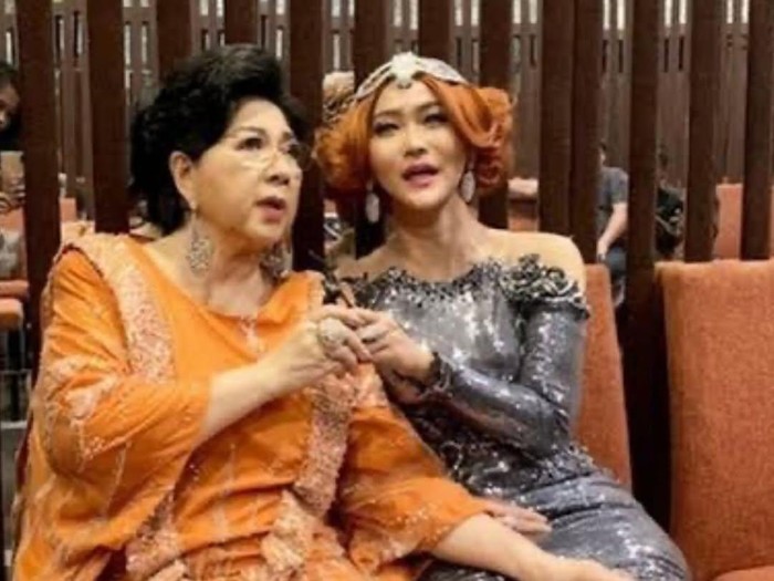 Inul Daratista dan Titiek Puspa.
