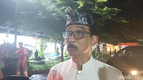 Kadisdikpora Bali KN Boy Jayawibawa ditemui di Art Center, Kamis (10/4/2025) malam.