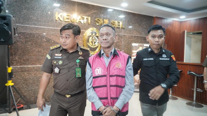 Kejati Sulsel kembali menetapkan 1 tersangka baru di kasus proyek IPAL Makassar.
