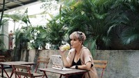 Sissy dikenal lewat perannya sebagai Milly dalam film Ada Apa Dengan Cinta. Selain di dunia hiburan, ia juga senang membagikan momen seru kulineran, terutama saat liburan. Foto: Instagram @sysiio