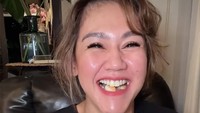 Tidak hanya dessert, Sissy juga sempat membuat pastel tutup spesial. Resep lengkap beserta cara masaknya ia bagikan di unggahan Instagram. Foto: Instagram @sysiio