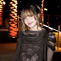 Lisa BLACKPINK tampil seksi dan memukau saat menghadiri after party untuk penayangan episode terakhir The White Lotus 3. Serial Hollywood yang tayang di HBO itu sukses menandai debut aktingnya. Foto: Getty Images