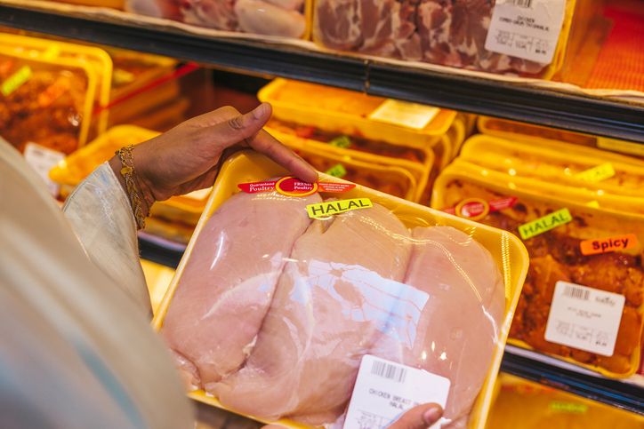 5 Faktor Ini Bisa Membuat Makanan Halal Menjadi Haram