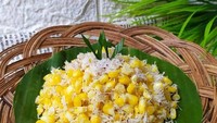 Grontol jagung menyajikan jagung pipil yang dikukus bersama parutan kelapa dan gula sehingga rasanya manis gurih. Pada awal 2000an masih banyak penjual grontol yang melintas di pemukiman dengan suara yang khas, kini hidangan tersebut sudah sulit dicari. Foto: Istimewa
