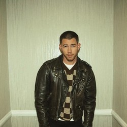 Nick Jonas Kenang Momen Didiagnosis Diabetes Tipe 1 pada Usia 13 Tahun