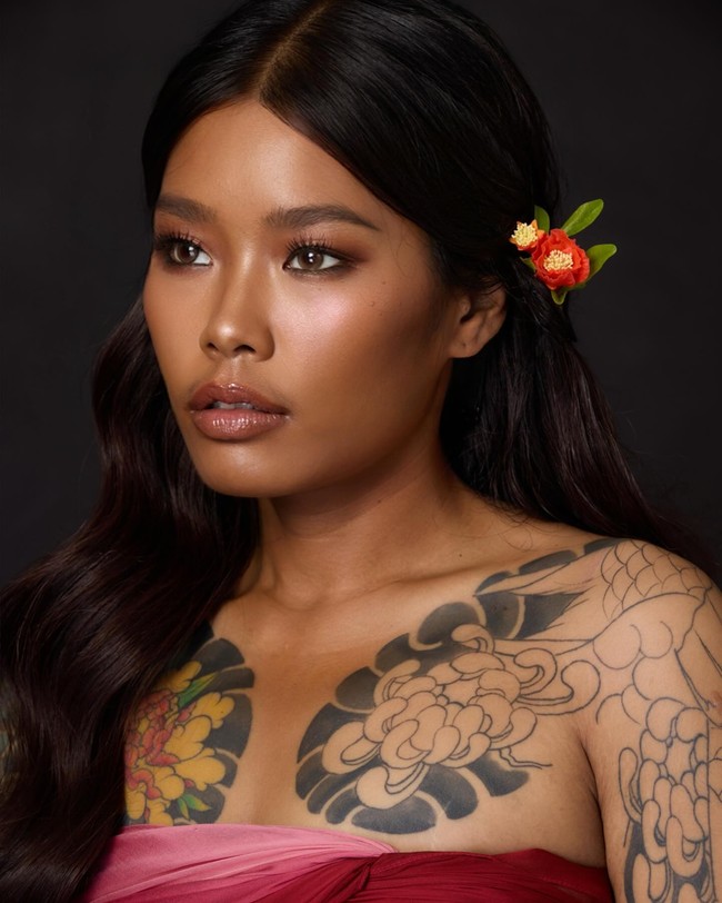 Meski belum aktif di media sosialnya sendiri, Meen disebut semakin kebanjiran tawaran pekerjaan untuk kerja sama dari brand dan agensi marketing. Karena itu, Meen memutuskan untuk berhenti dari pekerjaannya sebagai tukang sapu untuk fokus pada karier baru. Foto: Instagram @nongchat