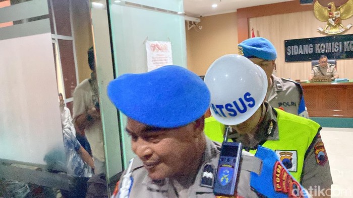 Pembacaan putusan sidang komisi kode etik Brigadir Ade Kurniawan di Mapolda Jateng, Kecamatan Semarang Selatan, Kamis (10/4/2025).