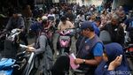 Pemutihan Pajak Kendaraan se-Banten, Warga Serbu Samsat Ciputat