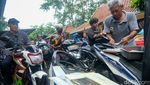 Pemutihan Pajak Kendaraan se-Banten, Warga Serbu Samsat Ciputat