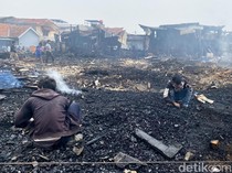 Kobaran Api yang Hanguskan 45 Jongko dan 3 Rumah Warga di Sukahaji