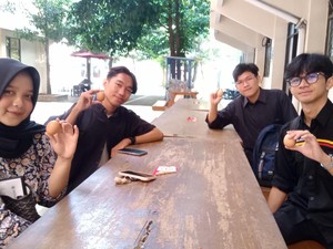 Cara Unik Fapet UGM Dukung Mahasiswanya yang UTS: Bagi-bagi Telur untuk Sarapan