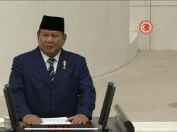 Prabowo Sampaikan Duka Atas Meninggalnya Titiek Puspa