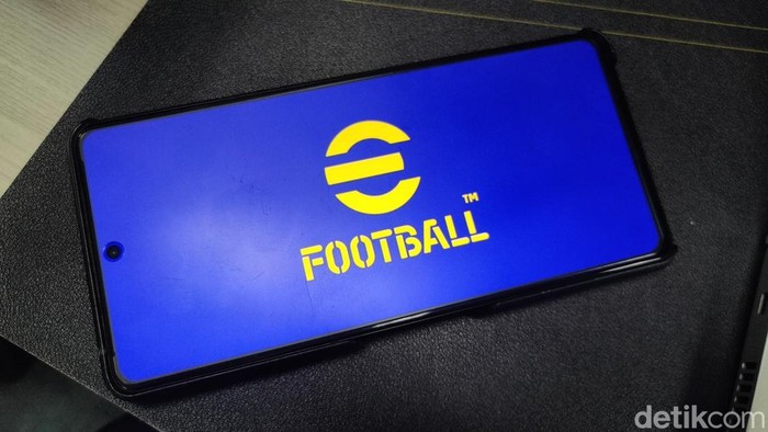 Sebelum memasuki pembaruan yang akan dilakukan Konami terhadap atlet Timnas Sepakbola Indonesia di game eFootball, bagaimana kalau kita mengecek rating pemain saat ini. Berikut informasinya.