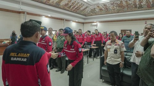 Relawan pemadam kebakaran Pemkab Badung.