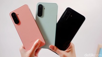 Galaxy A26 hadir dalam tiga varian warna. Foto: Adi Fida Rahman/detikINET