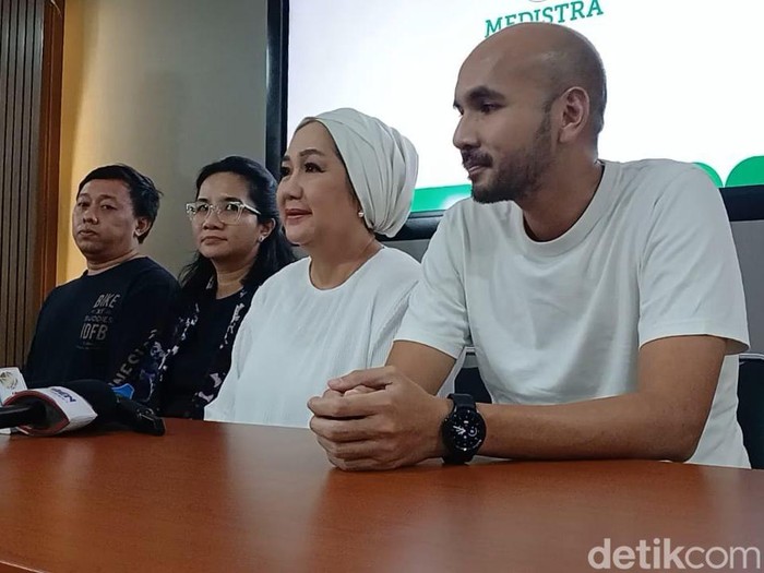 Titiek Puspa Keluarga Titiek Puspa