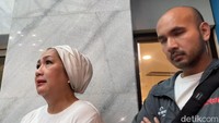 Petty menyebutkan, Titiek Puspa meninggal dunia dalam usia 87 tahun pada Kamis (10/4/2025) di Rumah Sakit Medistra, Jakarta Selatan. Foto: Febri/detikHOT