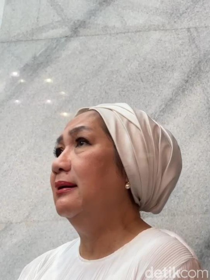 Anak Titek Puspa kabarkan ibunda meninggal dunia.