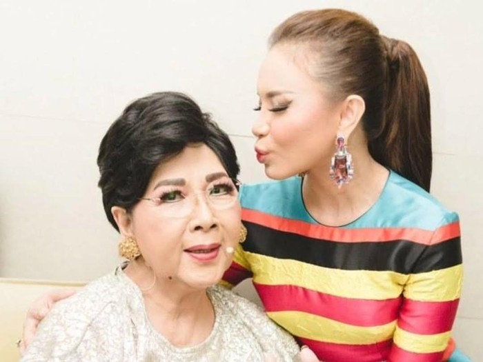 Titiek Puspa