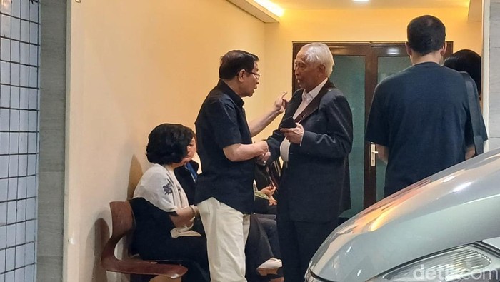Titiek Puspa meninggal dunia.