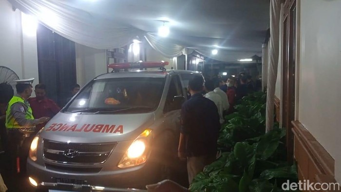 Titiek Puspa meninggal dunia.