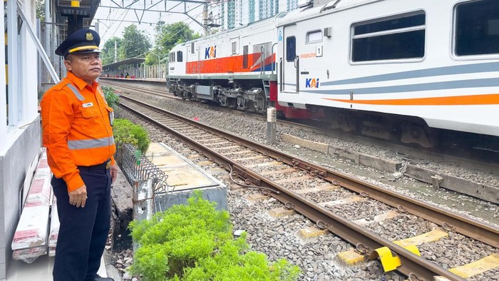 Tugirin, Penjaga Jalur Lintasan Kereta