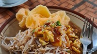 Kupat Tahu dan Dawet Ireng.