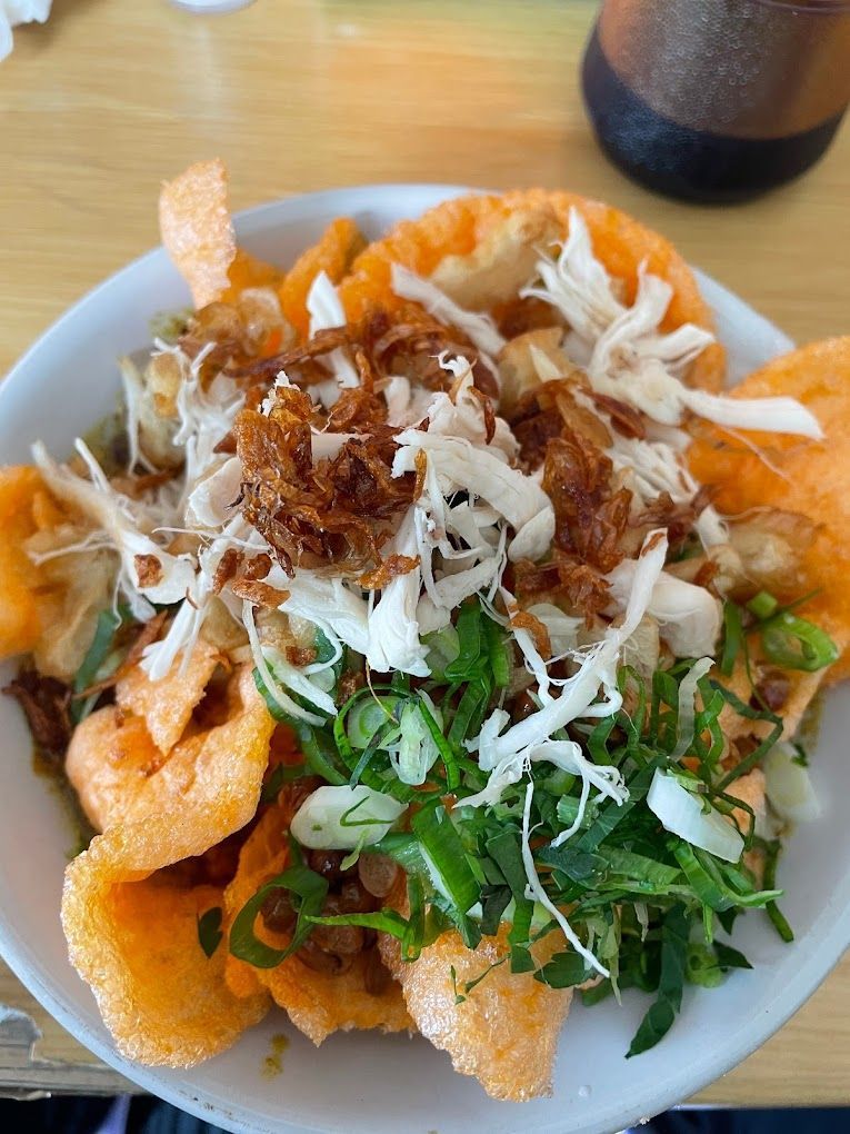 10 Bubur Ayam Enak di Jakarta Buat Spot Sarapan