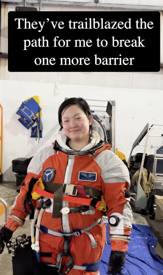 Amanda Nguyen, seorang aktivis hak asasi manusia dan ilmuwan keturunan Vietnam-Amerika, akan mencetak sejarah sebagai wanita Asia Tenggara pertama yang terbang ke luar angkasa. Pada 14 April 2025, ia akan meluncur ke luar angkasa melalui misi Blue Origin New Shepard 31, sebuah penerbangan luar angkasa komersial yang juga akan membawa selebriti seperti Katy Perry dan Gayle King. Foto: dok. Instagram @amandangocnguyen