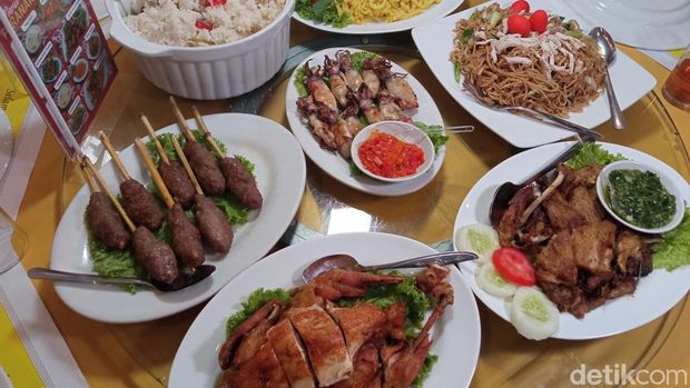 Beragam menu makanan khas Keraton Kanoman Cirebon