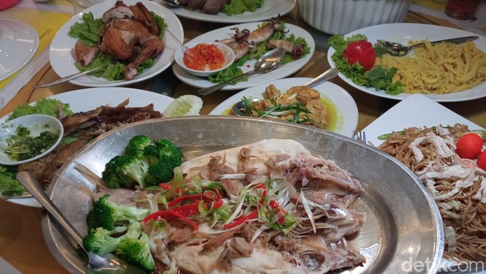 Beragam menu makanan khas Keraton Kanoman Cirebon