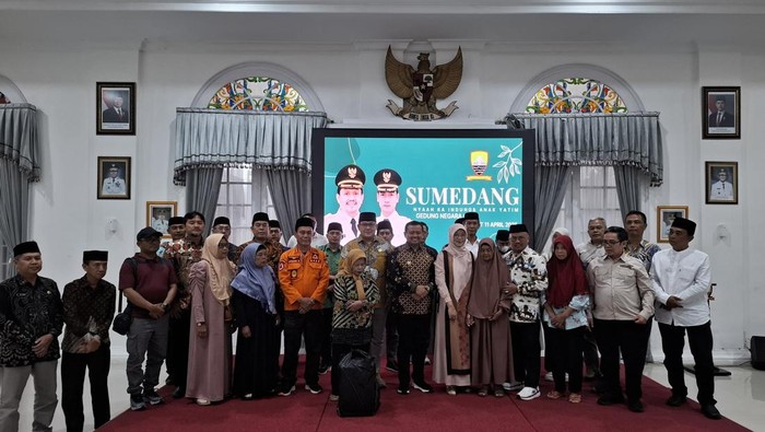 Bupati Sumedang Dony Ahmad Munir canangkan gerakan Sumedang Nyaah ka Indung Jeung Budak Yatim.