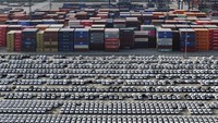 Ekonom yang juga merupakan Wakil Presiden Kebijakan Pajak Federal di Pusat Kebijakan Pajak Federal, Tax Foundation, Erica York menilai kenaikan tarif impor ini diprediksi mengakhiri sebagian besar perdagangan antara China dan AS. (Chinatopix Via AP)