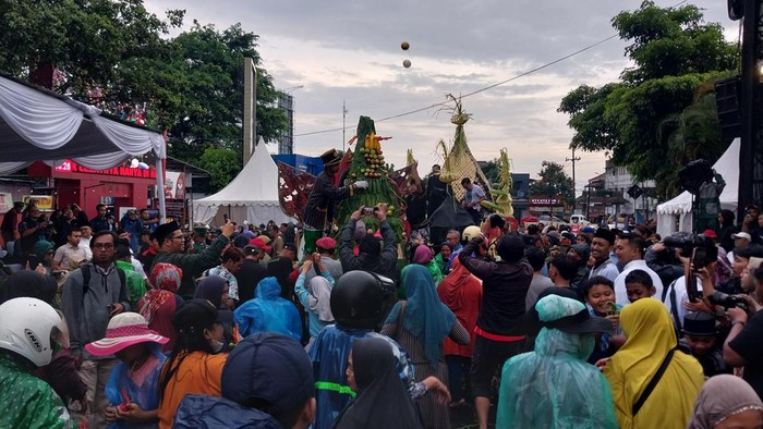 Festival Grebek Ketupat di Kota Batu