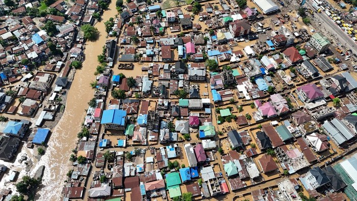 A drone view shows a flooded area  after torrential rains, on the outskirts  of Kinshasa, Democratic Republic of Congo,the Democratic Republic of Congo, April 7, 2025. REUTERS/ Stringer
