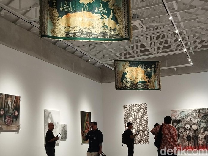 Galeri seni ara contemporary di kawasan Senayan, Jakarta Pusat. Galeri seni ara contemporary di kawasan Senayan, Jakarta Pusat.