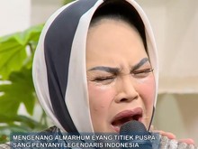Tangis Hetty Koes Endang Kenang Nyanyi Cinta Putih di Depan Titiek Puspa