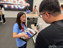 Keramaian Penjualan Perdana iPhone 16 di Indonesia