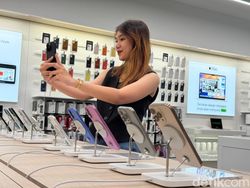 Keramaian Penjualan Perdana iPhone 16 di Indonesia