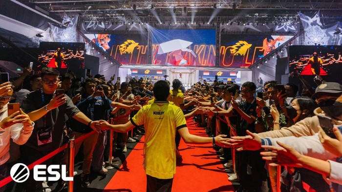 Setelah tampil gemilang di fase grup, empat tim Mobile Legends dari Indonesia akan kembali berjuang di babak playoff ESL Snapdragon Pro Series Mobile Masters 2025. Tiga dari empat tim tersebut akan bermain hari ini, Jumat, 11 April 2025.