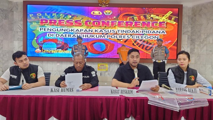 Jumpa Pers Penusukan Siswi SMA di Cilegon