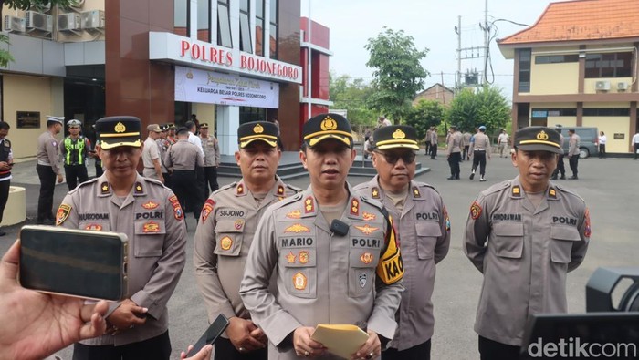 Kapolres Bojonegoro, AKBP Mario Prahatinto