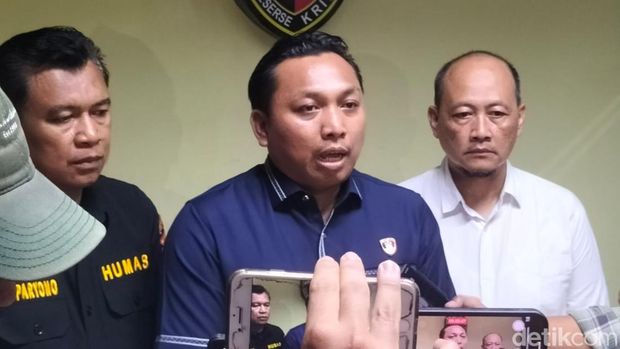 Kasat Reskrim Polres Metro Bekasi Kota Kompol Binsar Hatorangan Sianturi