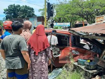 Video: Mobil Vs Kereta Bandara di Padang Pariaman, 3 Orang Luka