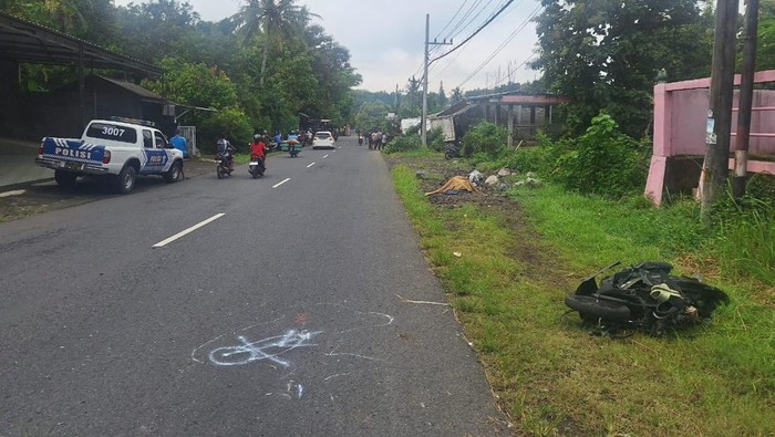 Kondisi kendaraan yang terlibat kecelakaan di Kalibawang, Kulon Progo, Jumat (11/4/2025).