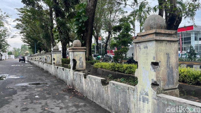 Kondisi Taman Makam Pahlawan Medan di Jalan Sisingamangaraja. (Finta Rahyuni/detikSumut)