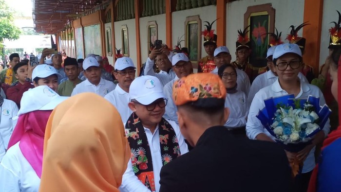 Mendikdasmen Abdul Mu'ti senam Anak Indonesia Hebat Mendikdasmen Abdul Mu'ti senam Anak Indonesia Hebat